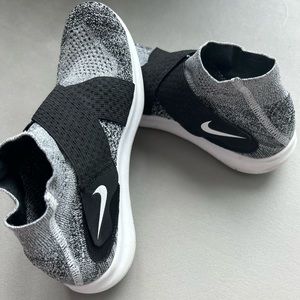 Nike Runnatural Free & Flexible running shoes. Size US 7